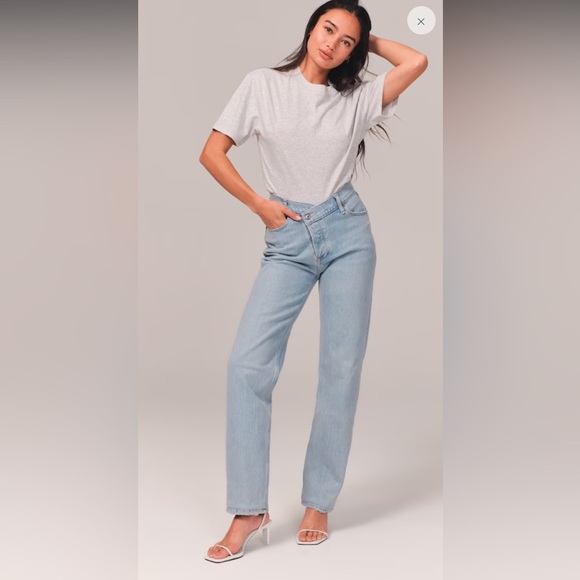 Abercrombie & Fitch Denim - Abercrombie & Fitch High Rise Cross-Front Dad Jean